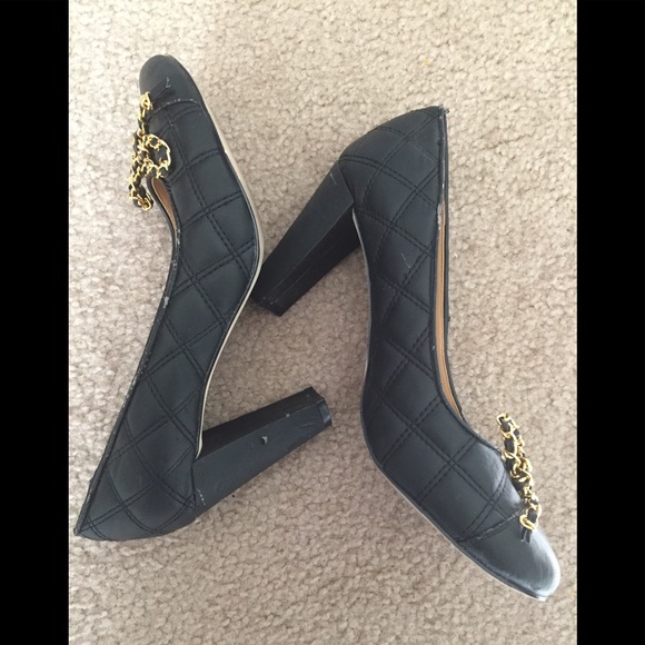 Shoe Dazzle Shoes - Shoe Dazzle Black 4inch pumps